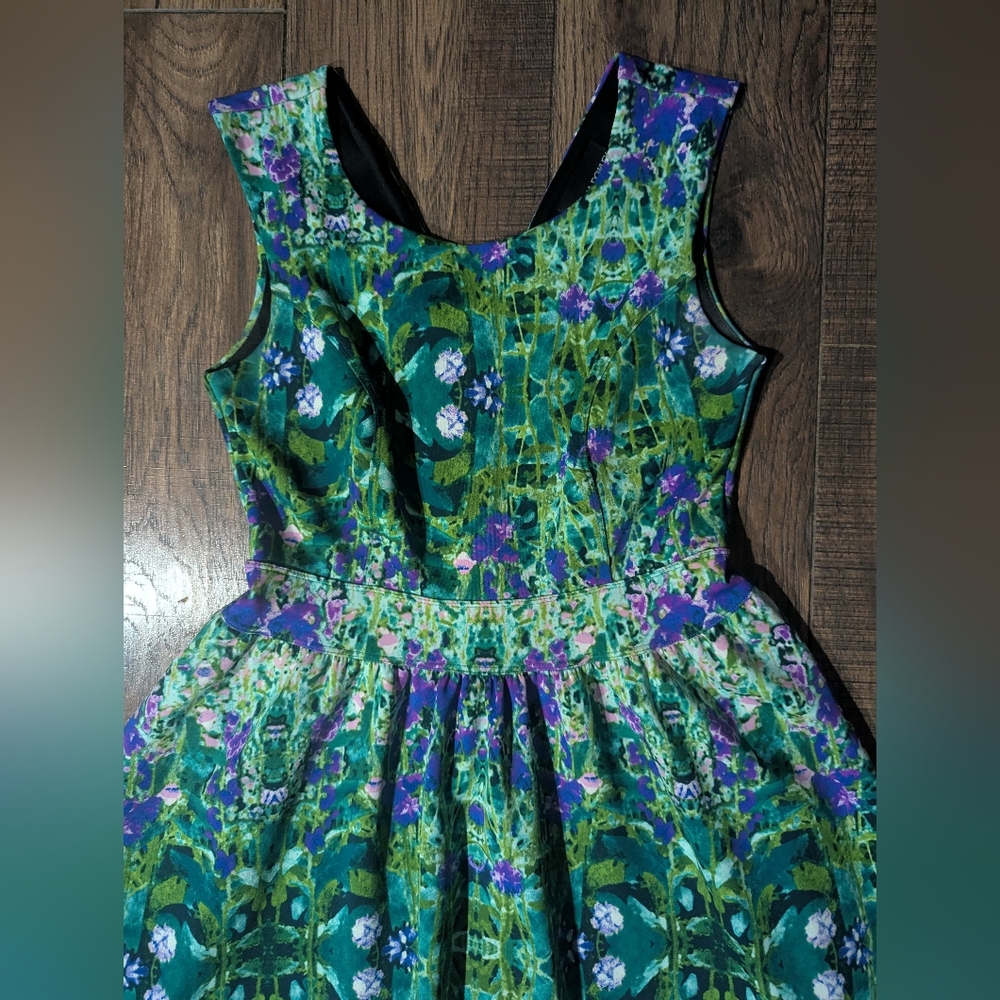 Cynthia Rowley Bright Green w/ Purple Accent Floral Print Fit & Flare Dress Sz 8 - Picture 2 of 16